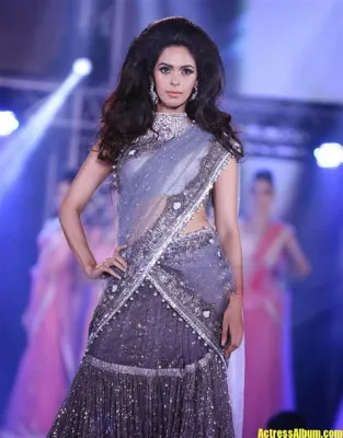  Mallika Sherawat's Bollywood Extravaganza: A Night of Glittering Glamour and Cultural Fusion!